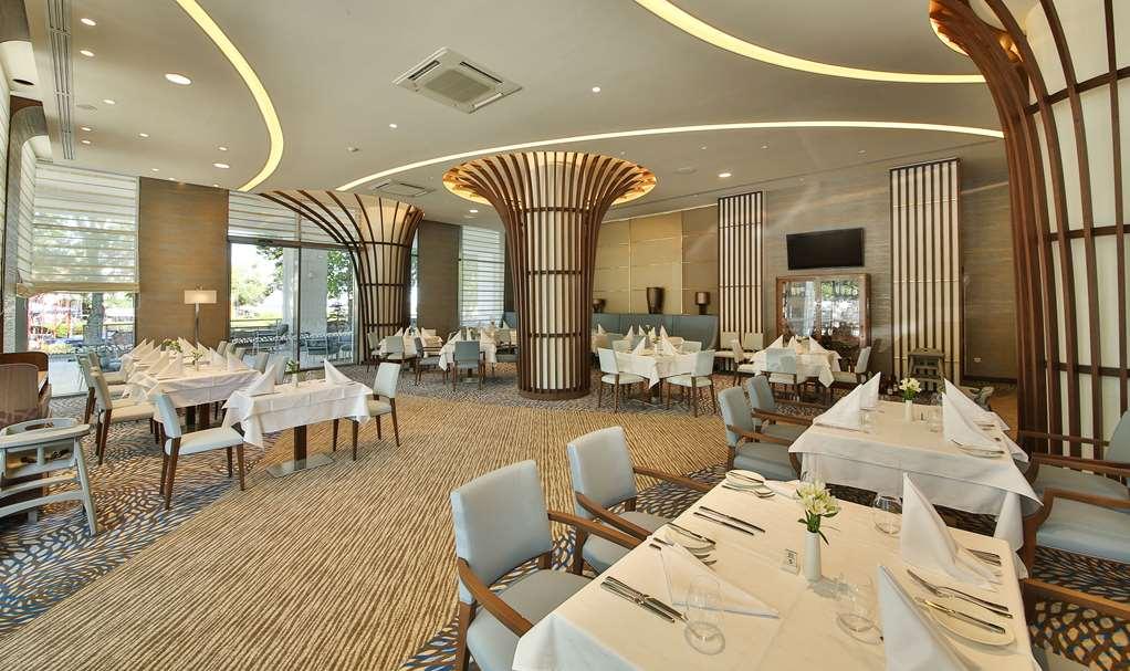 Maritim Hotel Paradise Blue Albena Restaurant foto