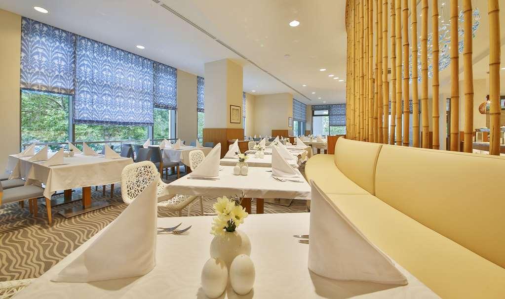 Maritim Hotel Paradise Blue Albena Restaurant foto