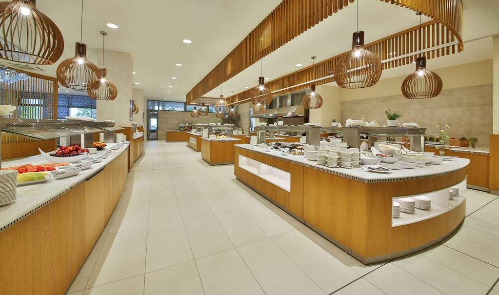 Maritim Hotel Paradise Blue Albena Restaurant foto